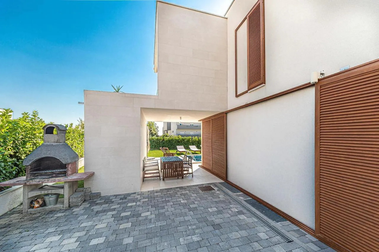 Luxury Villa Sheley With Private Heated Pool-Split Kaštela