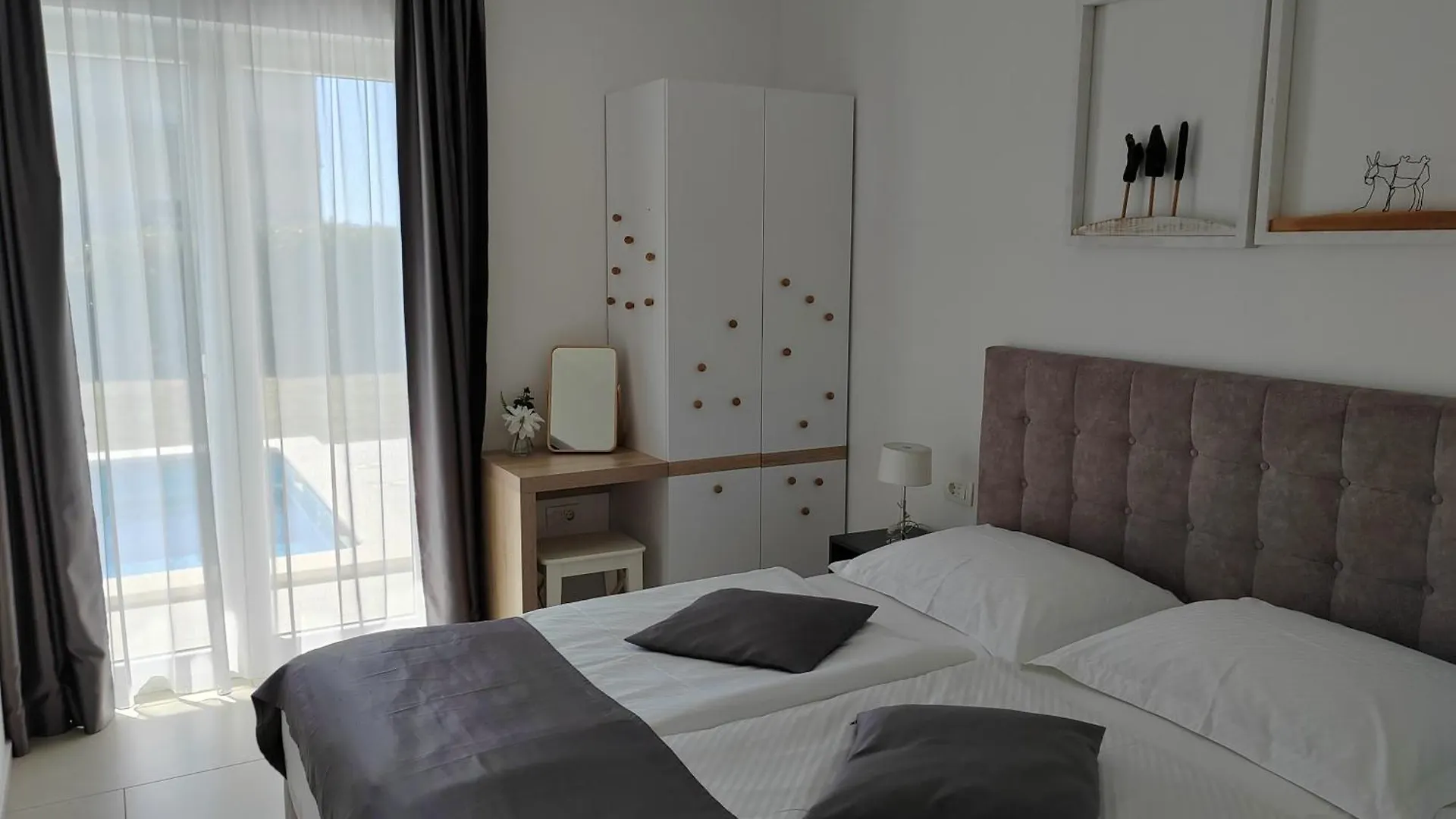 Luxury Villa Sheley With Private Heated Pool-Split Kaštela