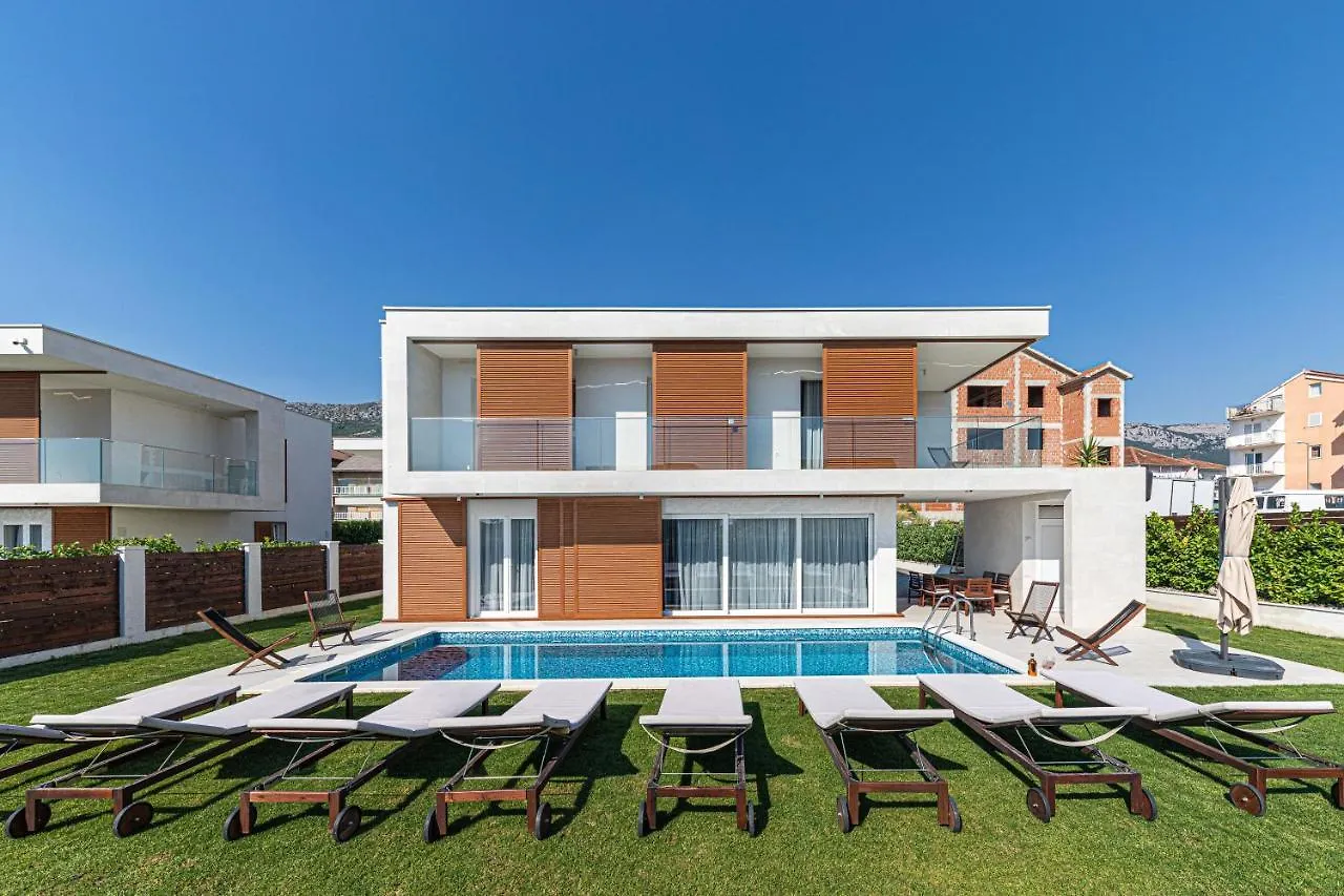 Luxury Villa Sheley With Private Heated Pool-Split Kastela