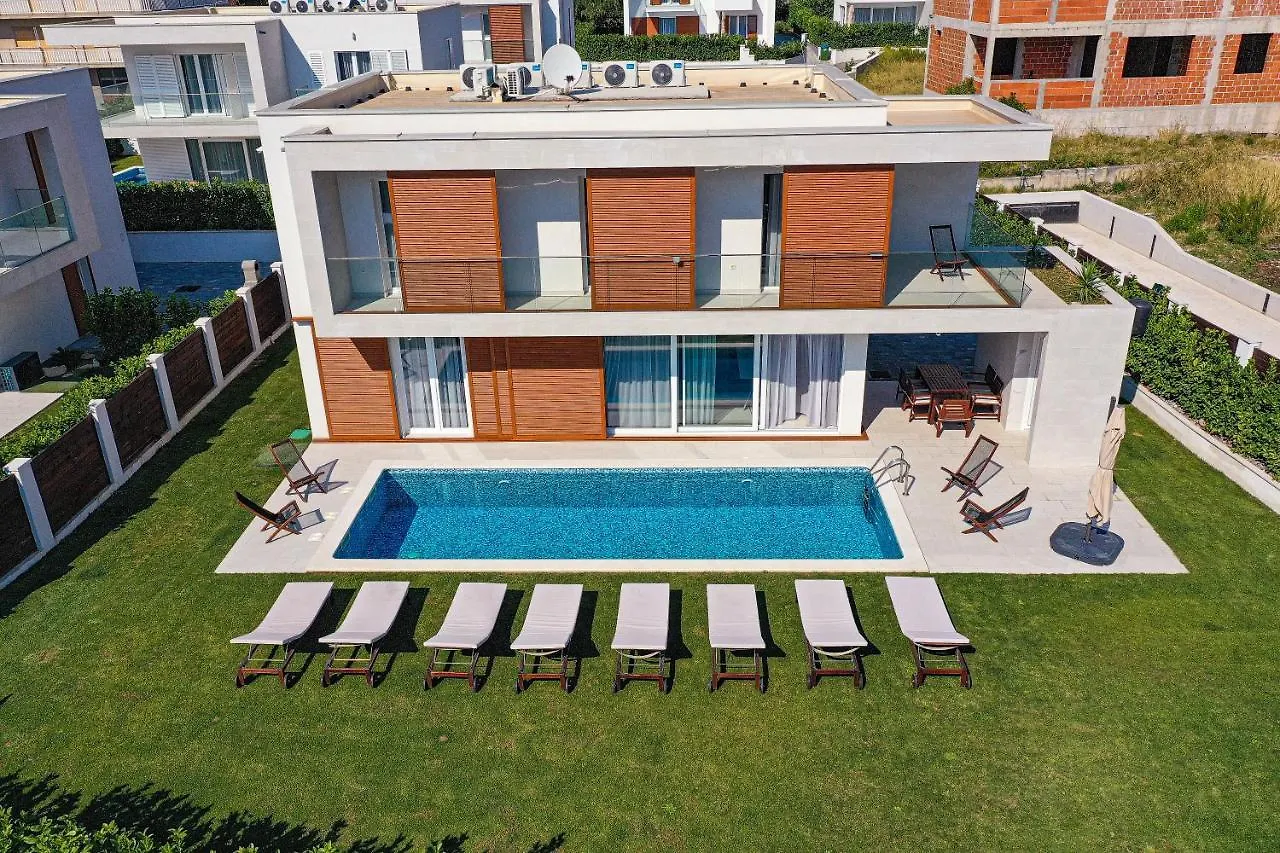 Luxury Villa Sheley With Private Heated Pool-Split Kastela Croatia