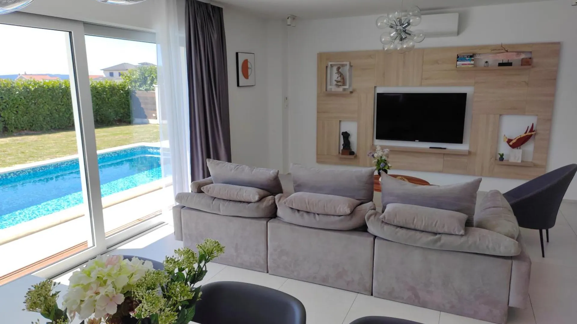 Luxury Villa Sheley With Private Heated Pool-Split Kastela